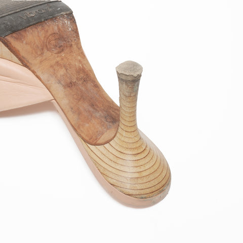 CHANEL Leather Wood COCO Mark 36 9.1" pumps leather pink WS23935