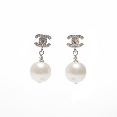 CHANEL B14V 2014 COCO Mark Pearl Rhinestone Pierce Silver WS24108