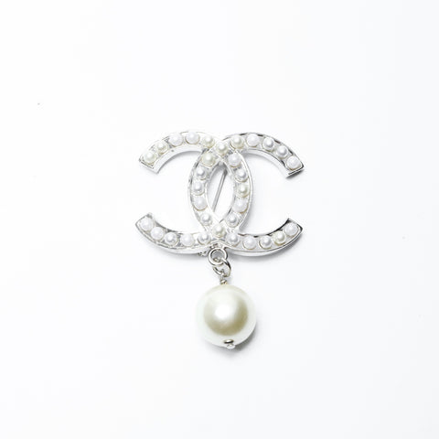 CHANEL 05V COCO Mark Pearl Drop Brooch Silver WS24114