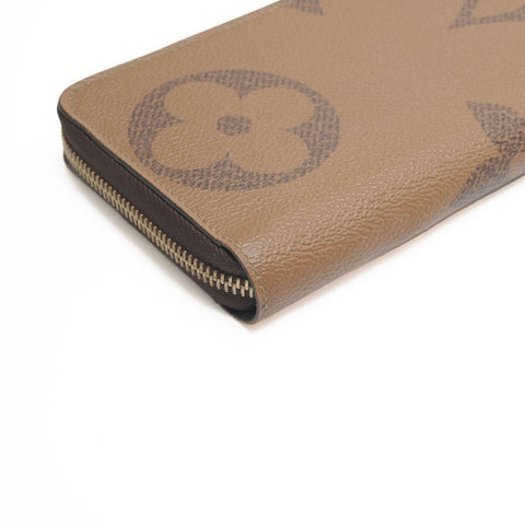 LOUIS VUITTON 2020 Monogram Giant Reverse Zippy Wallet Purse Brown WS24229