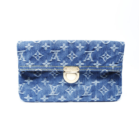 LOUIS VUITTON 2006 Monogram Denim Pochette Plat Clutch-Tasche Denim Navy WS24241