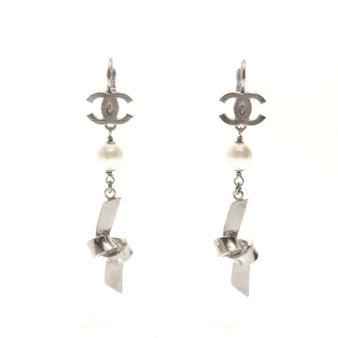 CHANEL 06A 2006 COCO Mark Pearl Ribbon Pierce Silver WS24429