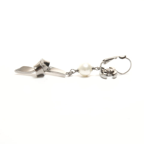 CHANEL 06A 2006 COCO Mark Pearl Ribbon Pierce Silver WS24429