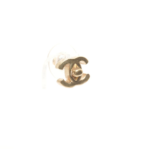 CHANEL 10 A 2010 COCO Mark Turn Lock Pierce gold WS24467