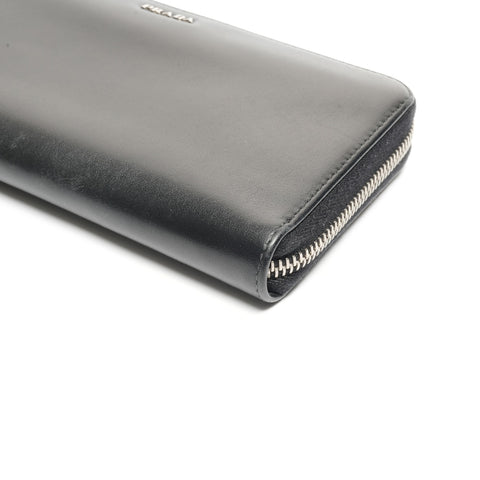 PRADA Leather round zip Purse black WS24517