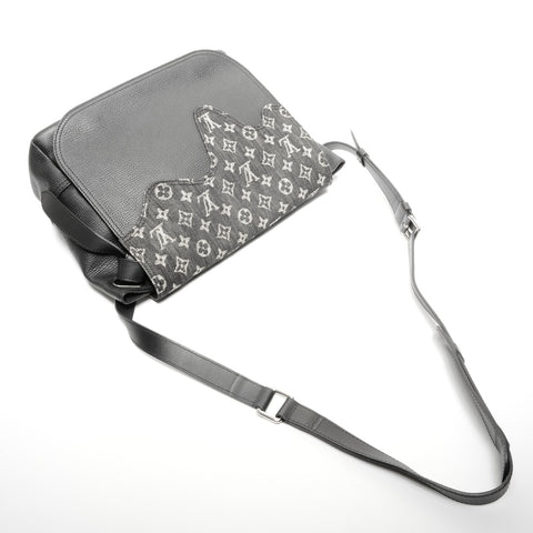 LOUIS VUITTON Monogram Denim BUZA TOKYO NIGO Collaboration Shoulder Bag black WS24668