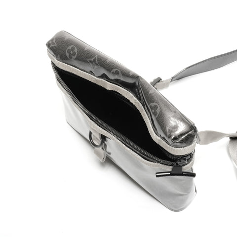 LOUIS VUITTON 2018 Monogram Eclipse Glaze Messenger PM Shoulder Bag black WS24672