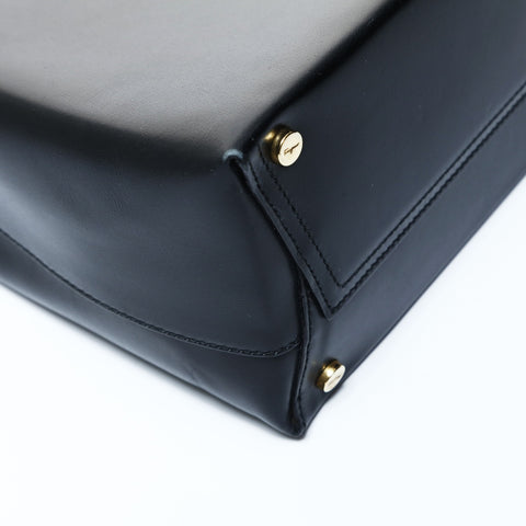 Salvatore Ferragamo Leather Vara One Belt Bucket Shoulder Bag black WS24769