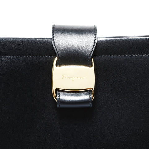 Salvatore Ferragamo Leather Vara One Belt Bucket Shoulder Bag black WS24769