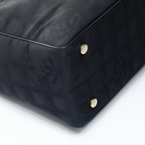 CHANEL No.8 2003-2004 New Travel Line Shoulder Bag black WS24822