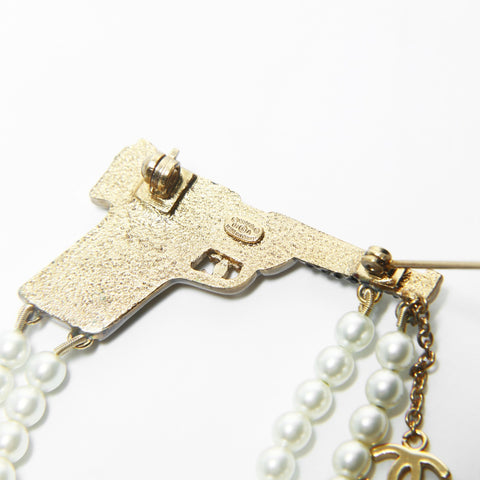 CHANEL 01A 2001 Pistol Rhinestone Small Brooch white WS24843