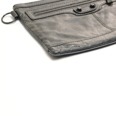 BALENCIAGA 夹扣皮革小号手拿包黑色 WS24873