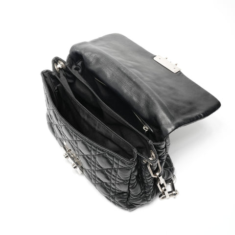 Christian Dior Cannage Lady Dior 翻盖包小羊皮单肩包黑色 WS24884