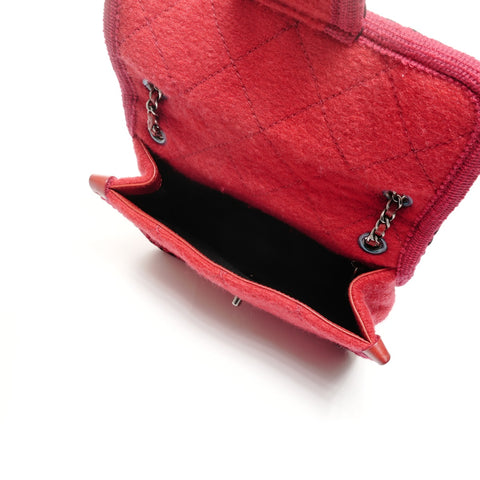 CHANEL 巴黎萨尔茨堡绗缝迷你羊毛翻盖包 单肩包 红色 WS24906