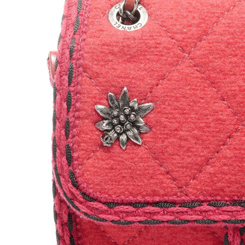 CHANEL 巴黎萨尔茨堡绗缝迷你羊毛翻盖包 单肩包 红色 WS24906