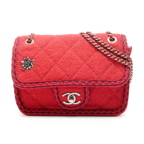 CHANEL 巴黎萨尔茨堡绗缝迷你羊毛翻盖包 单肩包 红色 WS24906
