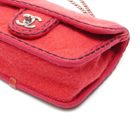 CHANEL 巴黎萨尔茨堡绗缝迷你羊毛翻盖包 单肩包 红色 WS24906