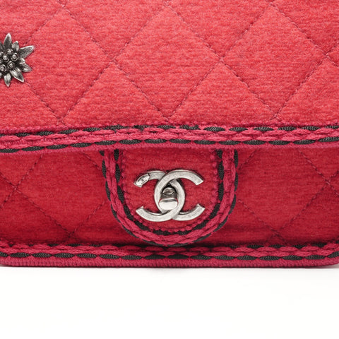 CHANEL 巴黎萨尔茨堡绗缝迷你羊毛翻盖包 单肩包 红色 WS24906