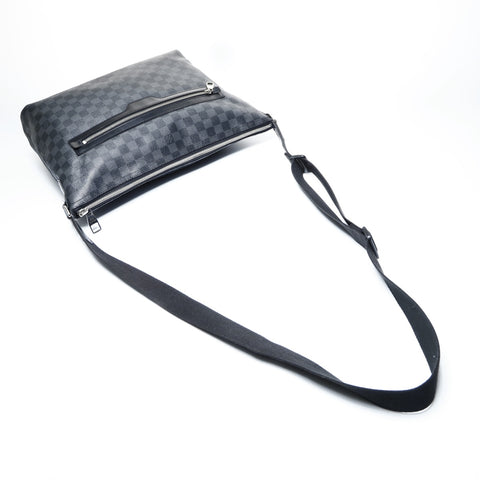 LOUIS VUITTON Mick MM Damier 2011 Shoulder Bag black WS24997