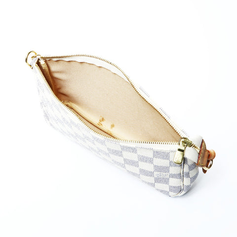 LOUIS VUITTON Azur Damier Pochette Accessoires 2008 Shoulder Bag white WS25014
