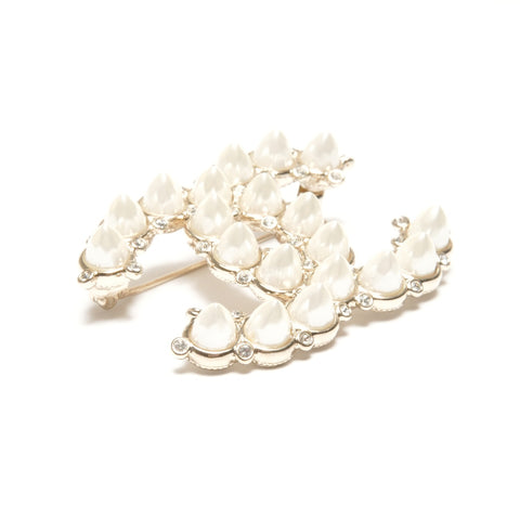 CHANEL A22C COCO Mark Pearl Rhinestone 2022 Studs Brooch gold WS25123