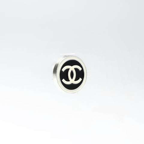 CHANEL 04A 2004 COCO Mark Button Round Earring Silver WS25234