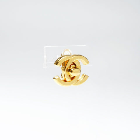 CHANEL Turnlock COCO Mark 96P 1996 Earring gold WS25235