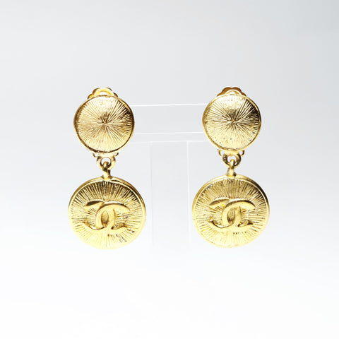 CHANEL Drop COCO Mark Button 1980s Earring gold WS25239