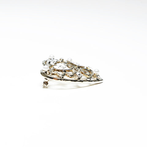 CHANEL Heart icon motif Brooch gold WS25242