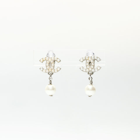 CHANEL 05V 2005 COCO Mark Pearl Drop Earring Silver WS25247