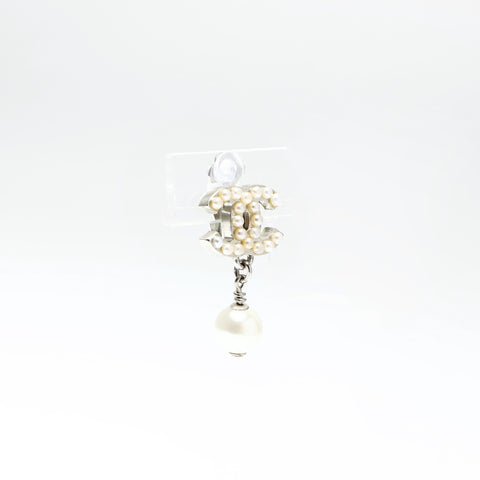CHANEL 05V 2005 COCO Mark Pearl Drop Earring Silver WS25247