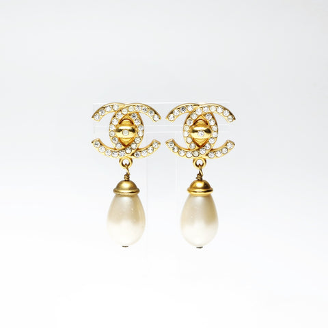 CHANEL 96A 1996 COCO Mark Rhinestone Pearl Earring gold WS25256