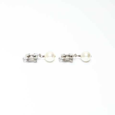 CHANEL A12V 2012 COCO Mark Pearl Earring Silver WS25263