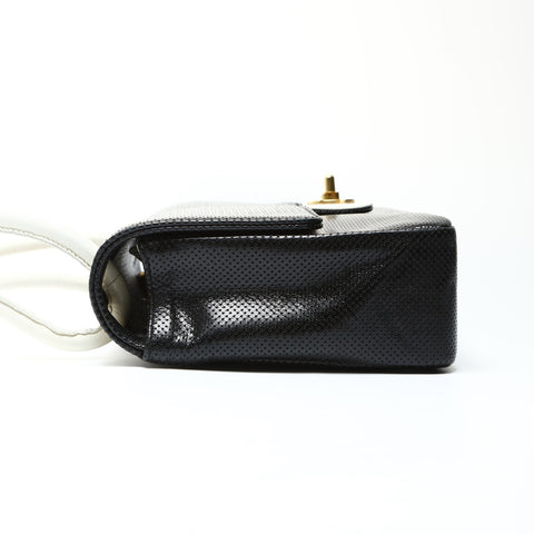 CHANEL 6th series 2000-2002 Punching flap leather Shoulder Bag black WS25276