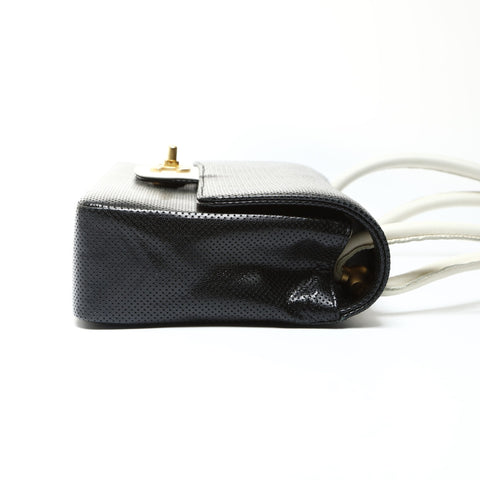 CHANEL 6th series 2000-2002 Punching flap leather Shoulder Bag black WS25276