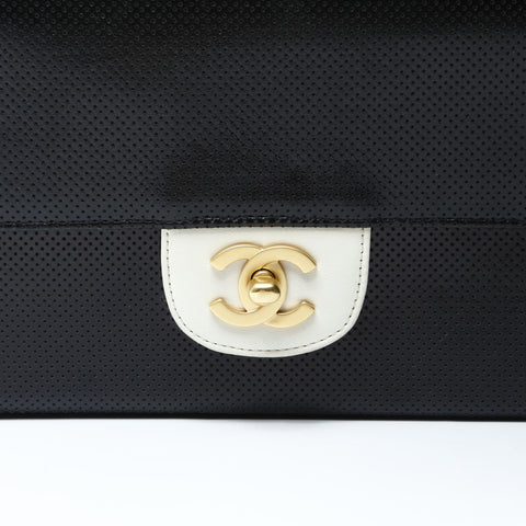 CHANEL 6th series 2000-2002 Punching flap leather Shoulder Bag black WS25276