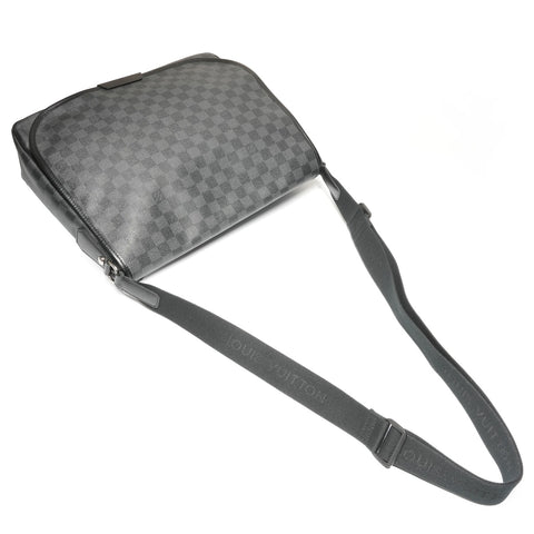 LOUIS VUITTON 2009 Damier Graphite Daniel MM Shoulder Bag black WS25321