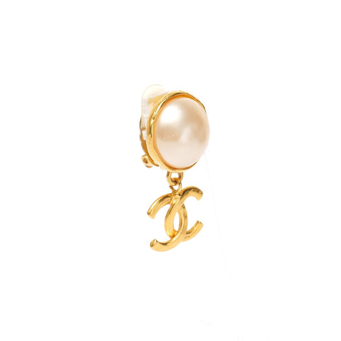 CHANEL 93P 1993 COCO Mark Pearl Drop Earring gold WS25357