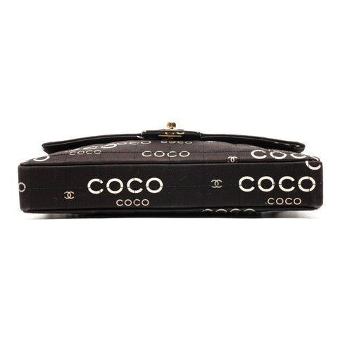CHANEL Nr. 7 2002-2003 Canvas East West Chocolate Bar Umhängetasche schwarz WS25369