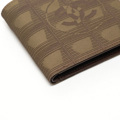 CHANEL Nr. 7 2002-2003 New Travel Line Bifold Wallet Nylon Braun WS25391