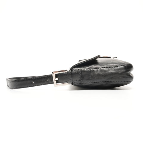FENDI Leder Mamma Bucket One Belt Umhängetasche schwarz WS25412