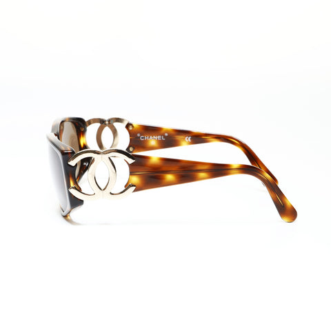 CHANEL Logo COCO Mark sunglasses Brown WS25495