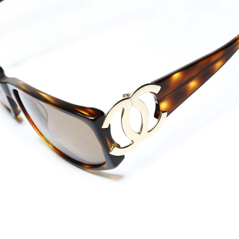 CHANEL Logo COCO Mark sunglasses Brown WS25495
