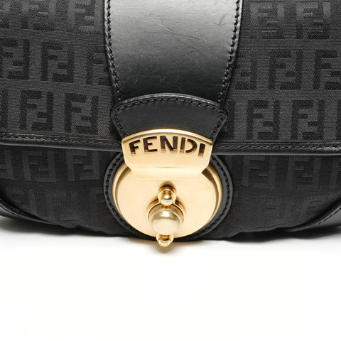 FENDI Zucchino Canvas und Leder Schultertasche mit einem Gürtel schwarz WS25601
