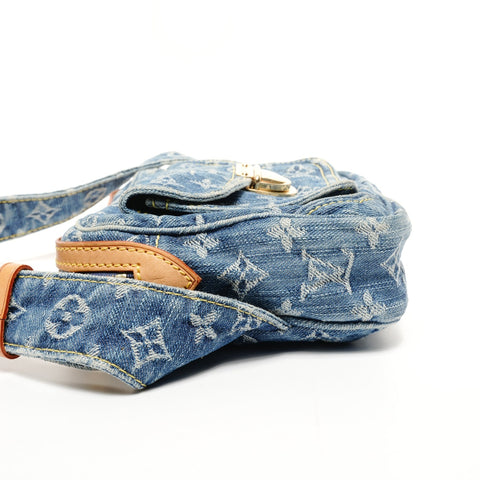 LOUIS VUITTON Denim Monogram Bum Bag, 2007 Waist bag blue WS25638