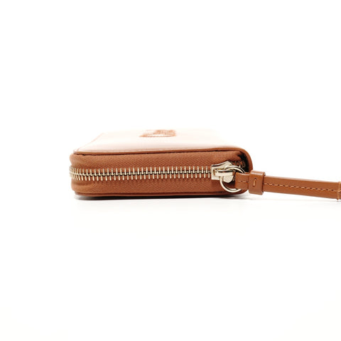 Chloe Leder-Geldbörse mit rundem Reißverschluss und Logo, braun, WS25668