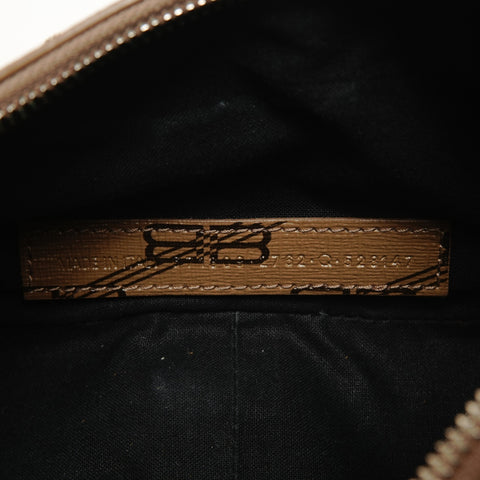 BALENCIAGA Cagol XS Schultertasche mit Motorradmotiv, Trompe L'oeil-Muster, Braun, WS25701