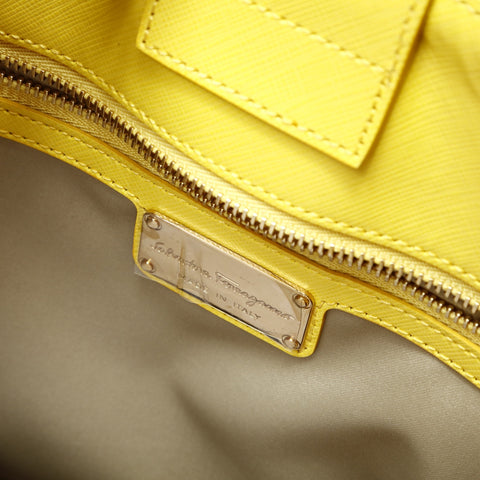 Salvatore Ferragamo Leather Vara Chain Shoulder Shoulder Bag yellow WS25715