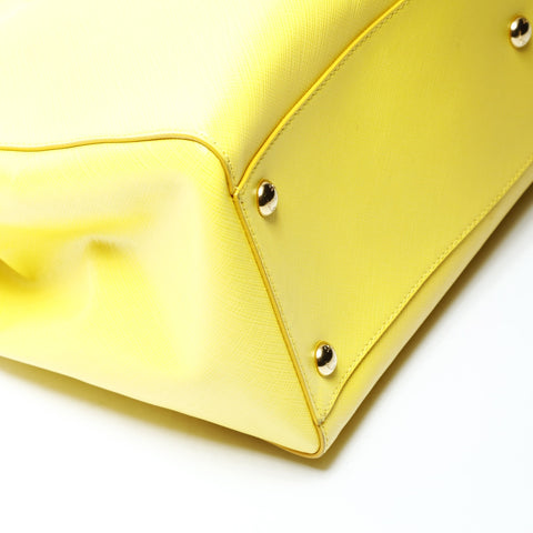 Salvatore Ferragamo Leather Vara Chain Shoulder Shoulder Bag yellow WS25715