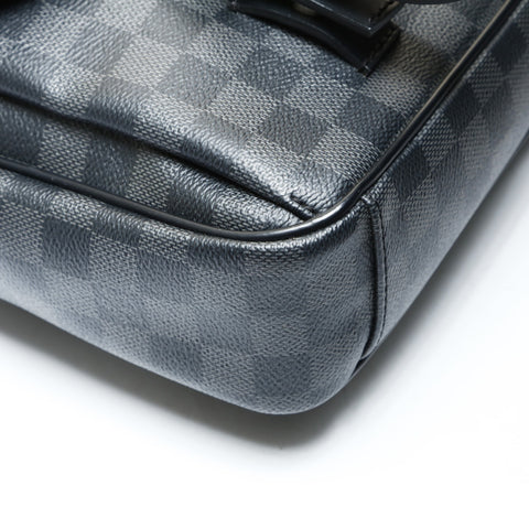 LOUIS VUITTON 2015 Damier Graphite Christopher Messenger Shoulder Bag black WS25725